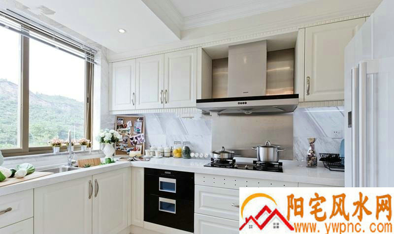 男人的鼻子又大又挺 男人的鼻子又大又挺