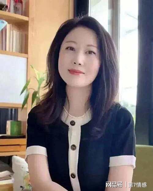 ����Ů���������ɻ� 18����Ů�������ּɻ�