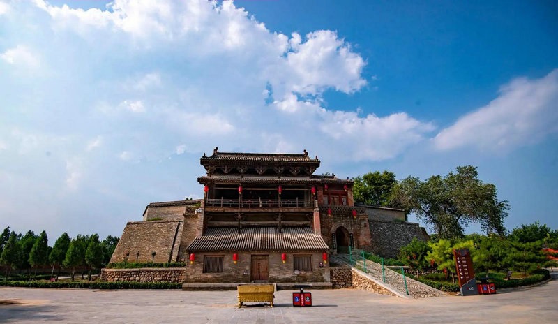 左侧脑门心上的痣叫什么痣 女人鼻子长痣面相图解 左侧脑门心上的痣叫什么痣 女人鼻子长痣面相图解