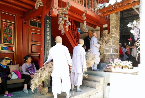 �������������¼� �������ʵ����ײ