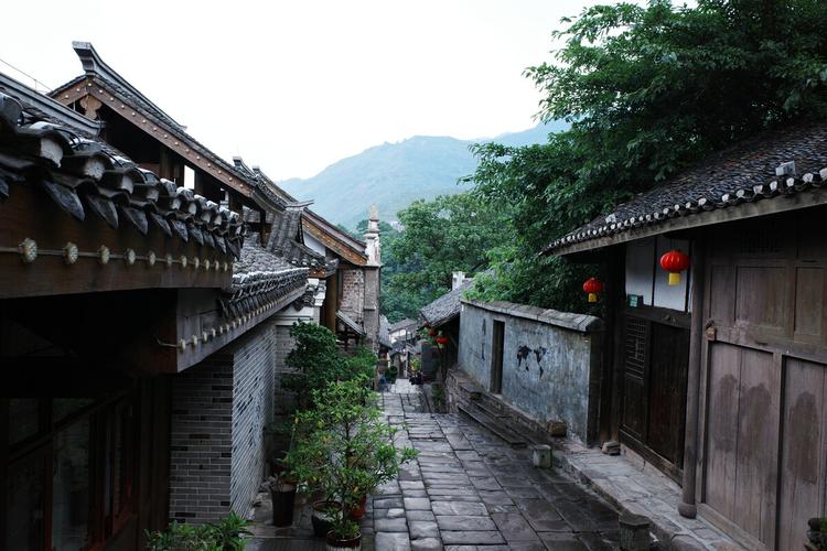 2025狮子座今天运势 2025年狮子座的财运运势预测 2025狮子座今天运势 2025年狮子座的财运运势预测