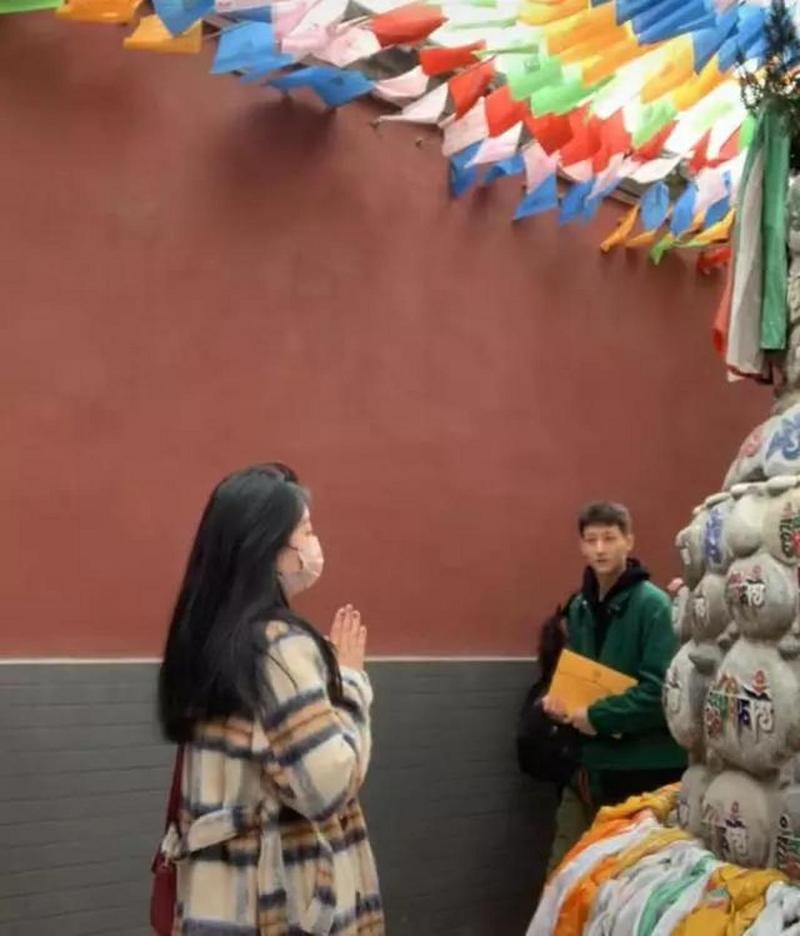 狮子座暗恋你的小举动 狮子女对你没意思的表现 狮子座暗恋你的小举动 狮子女对你没意思的表现