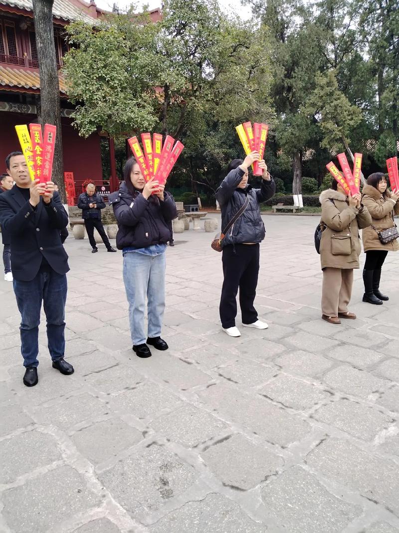 家里老人去世了 第一年过年有啥忌讳的吗 第一年的禁忌 家里老人去世了 第一年过年有啥忌讳的吗 第一年的禁忌