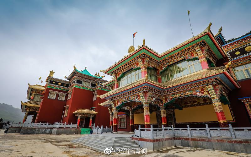 梦见和别人一起坐火车是什么意思 女人梦见坐车坐过站了 梦见和别人一起坐火车是什么意思 女人梦见坐车坐过站了